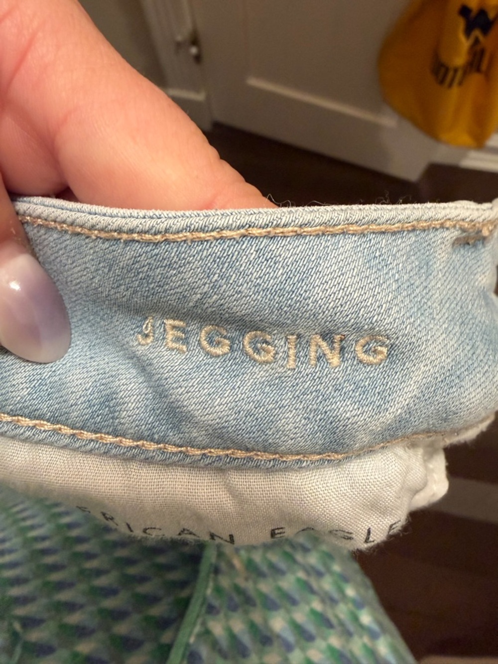 American Eagle Outfitters Light Blue Distressed Skinny Jeans - Picture 3 of 5